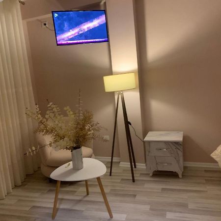 Two Bedroom Villa Tirana Bagian luar foto