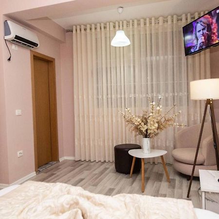 Two Bedroom Villa Tirana Bagian luar foto