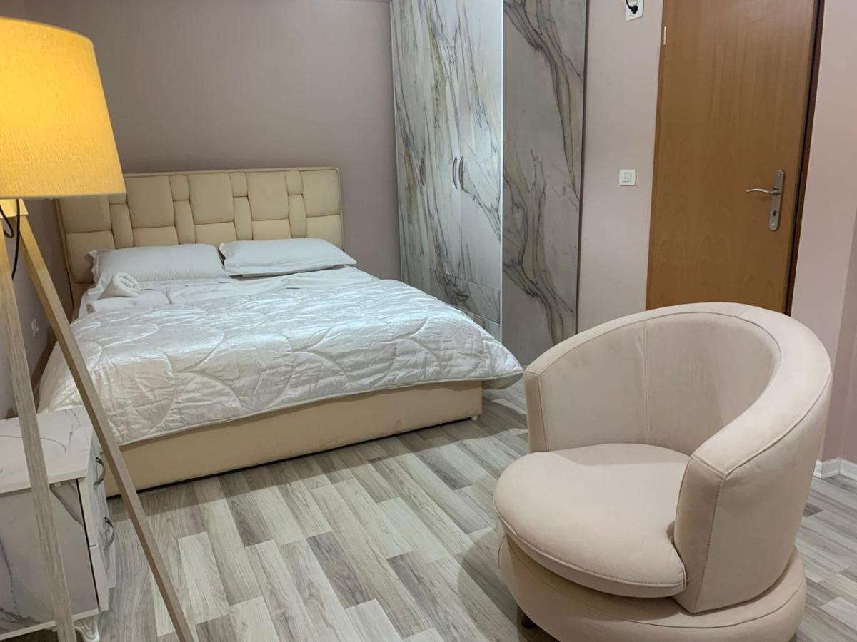 Two Bedroom Villa Tirana Bagian luar foto